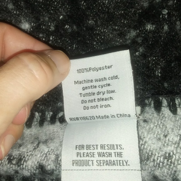 Concierge Collection Ombre Wrap - Picture 6 of 6